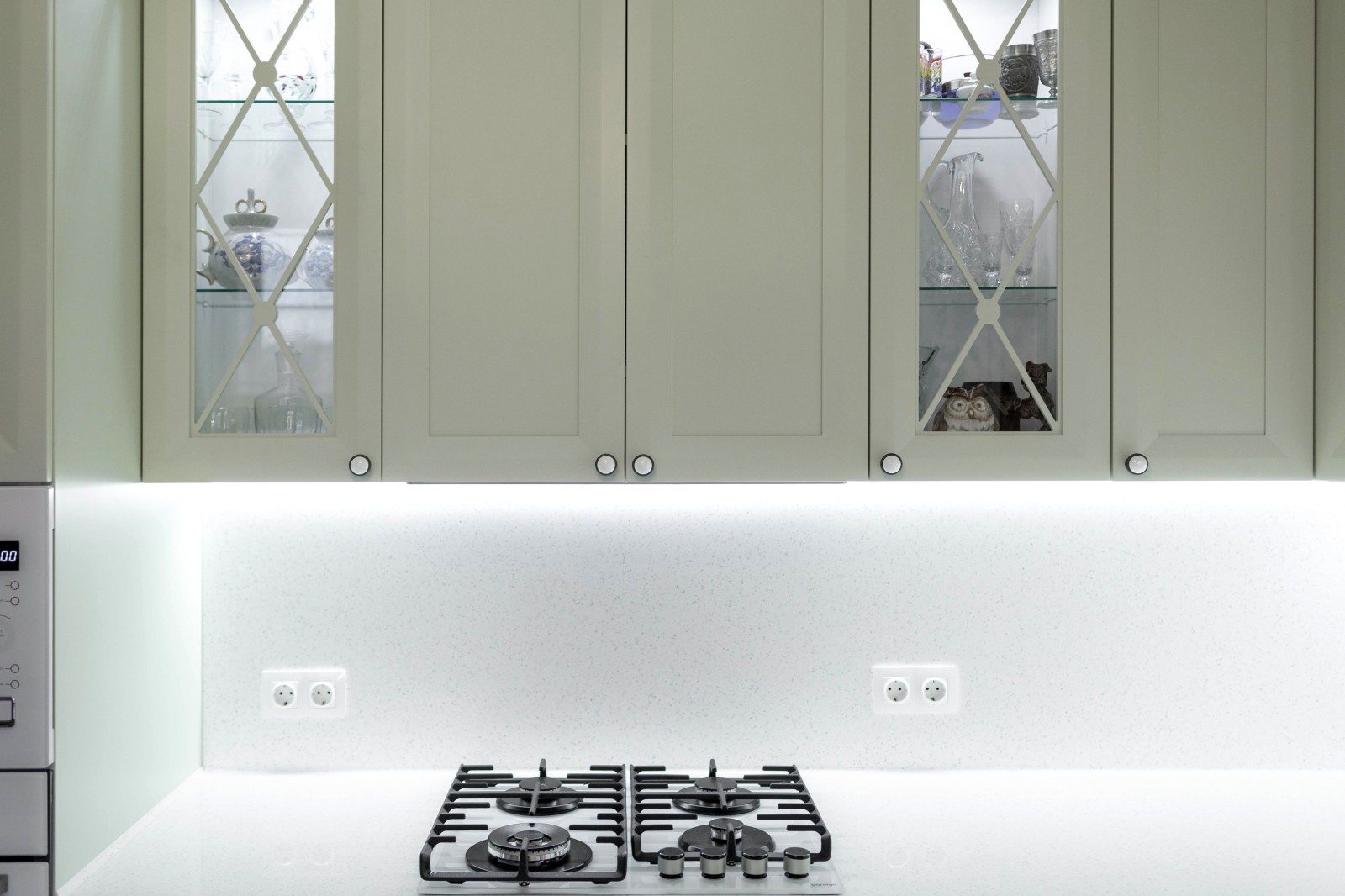 Кухня оливкового цвета