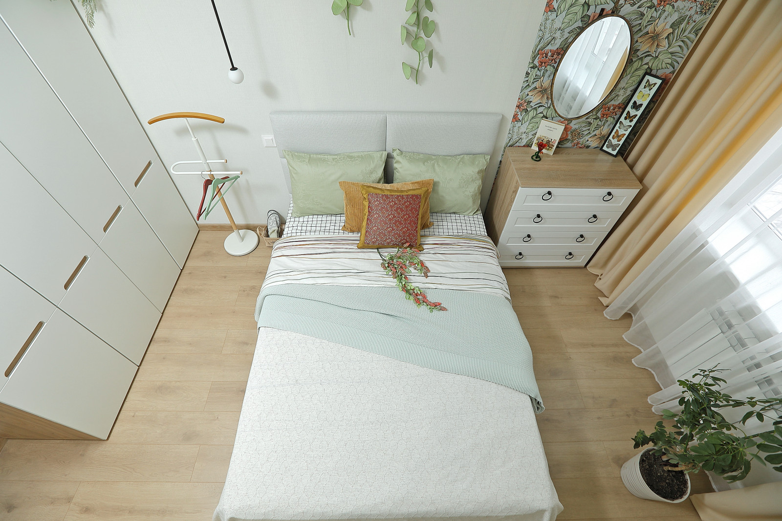 Весна в спальне и лето на кухне