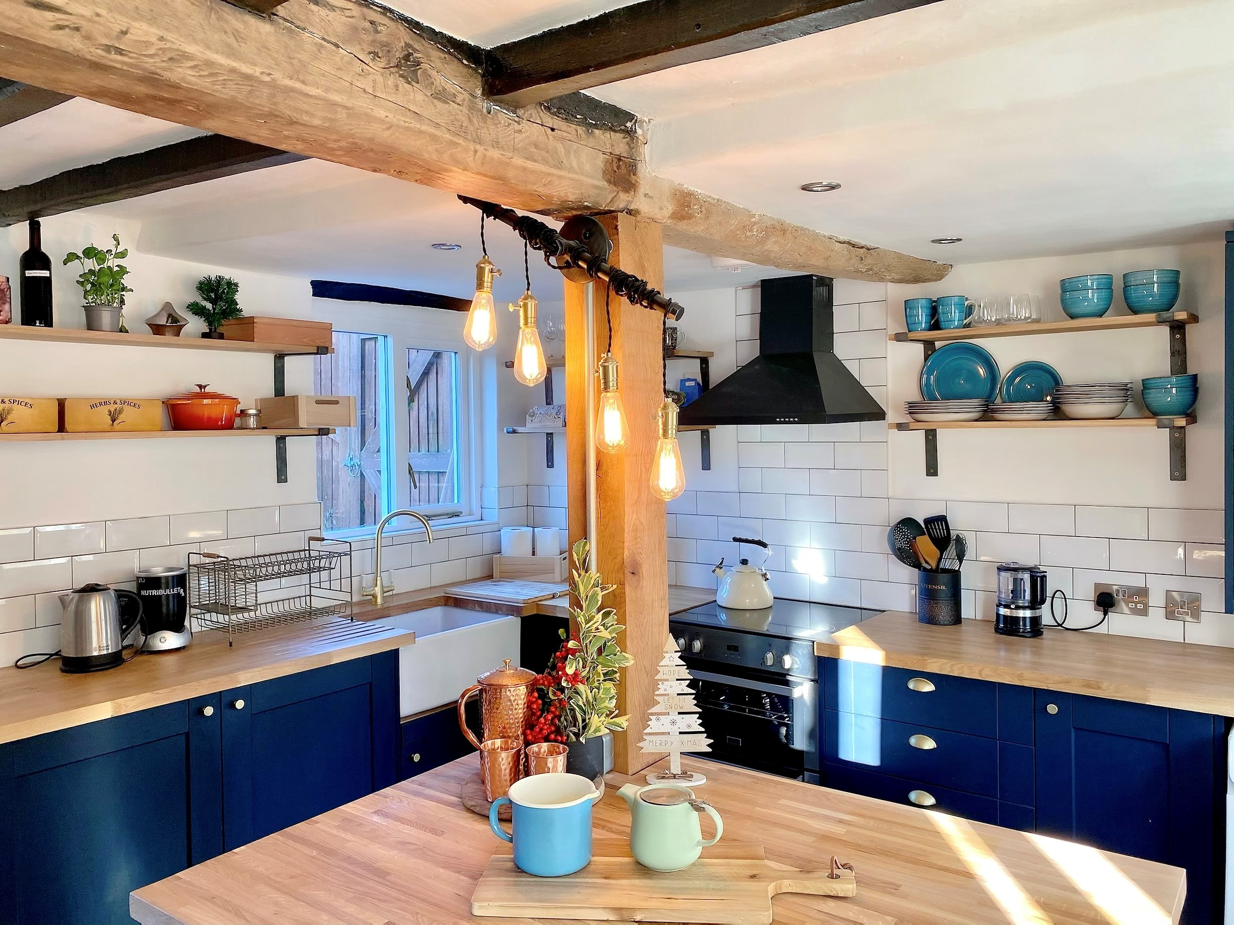 Country Cottage Design - Kitchen - Living