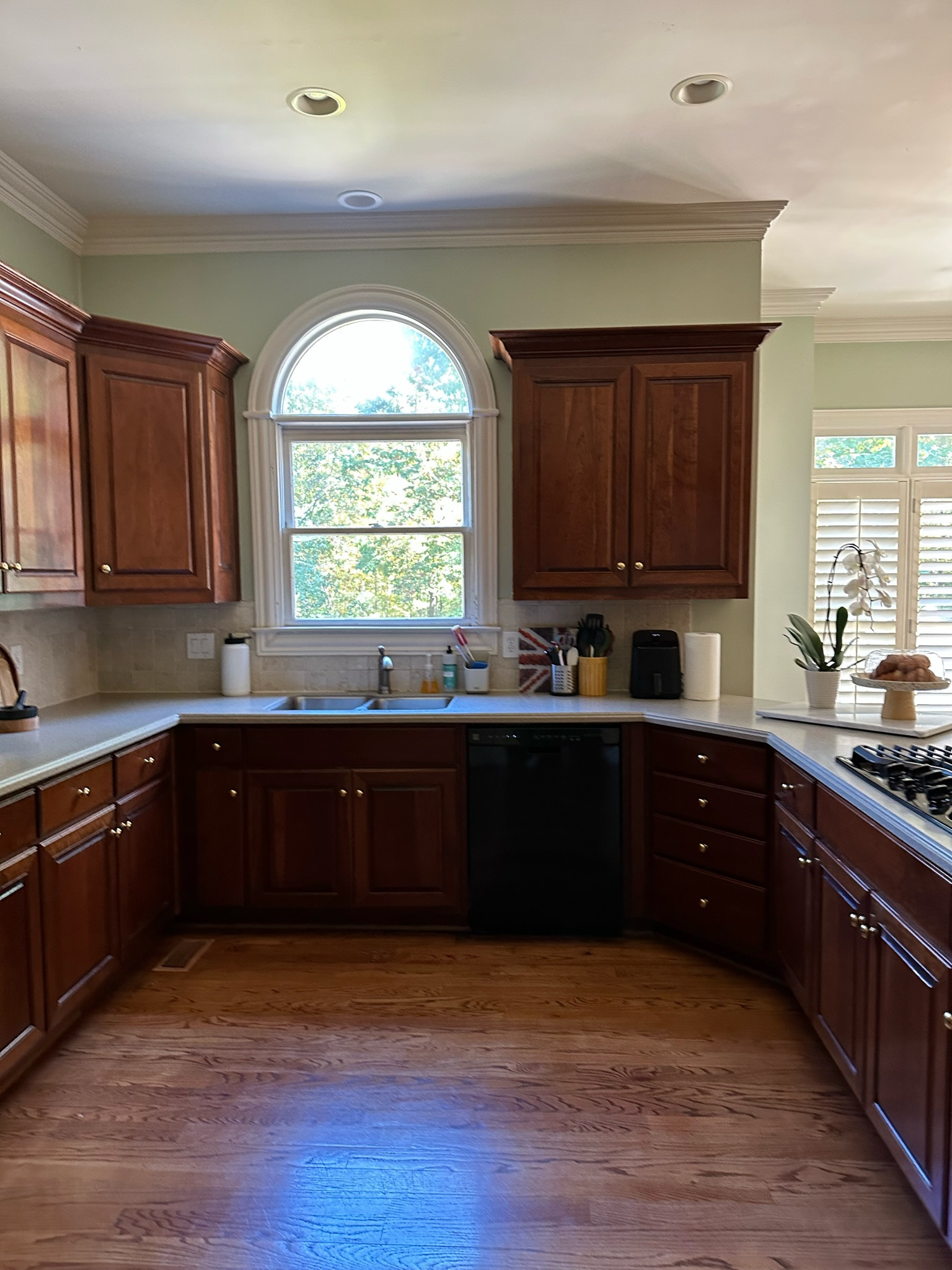 DULUTH -  Warm and Modern Kitchen