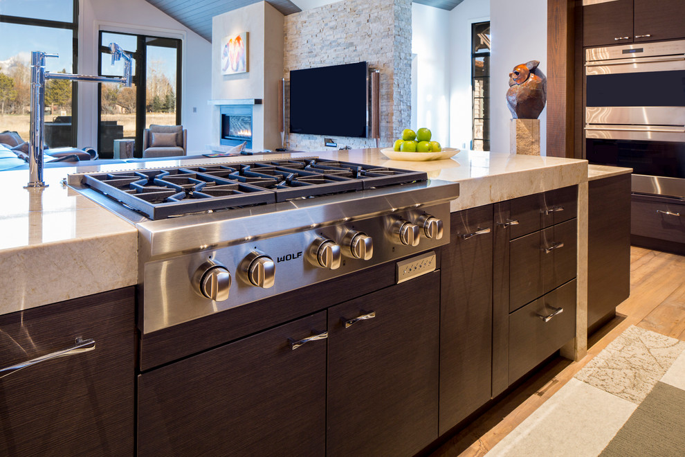 Example of a transitional kitchen design in Jackson