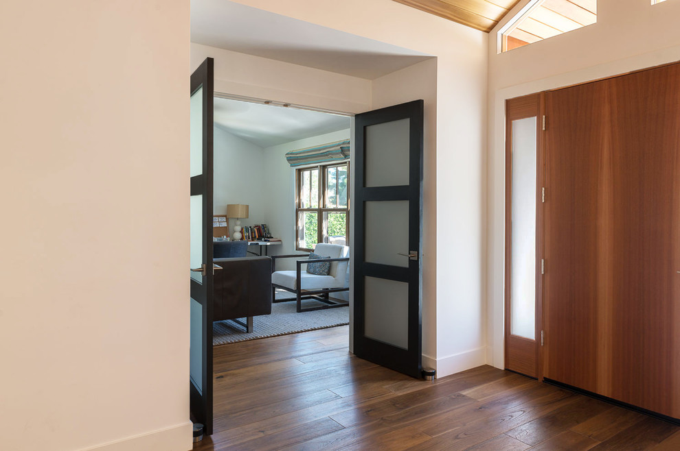 Entryway - transitional entryway idea in San Francisco