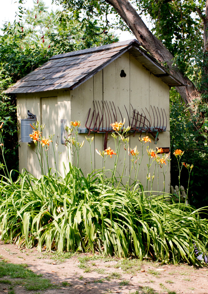 Country exterior home idea in New York