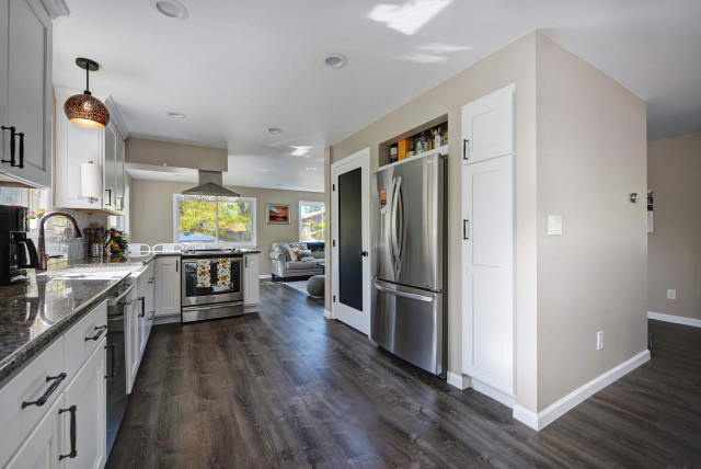 Boulder, Heatherwood Whole Home Renovation -- Kitchen / Living nyklassisk-koekken