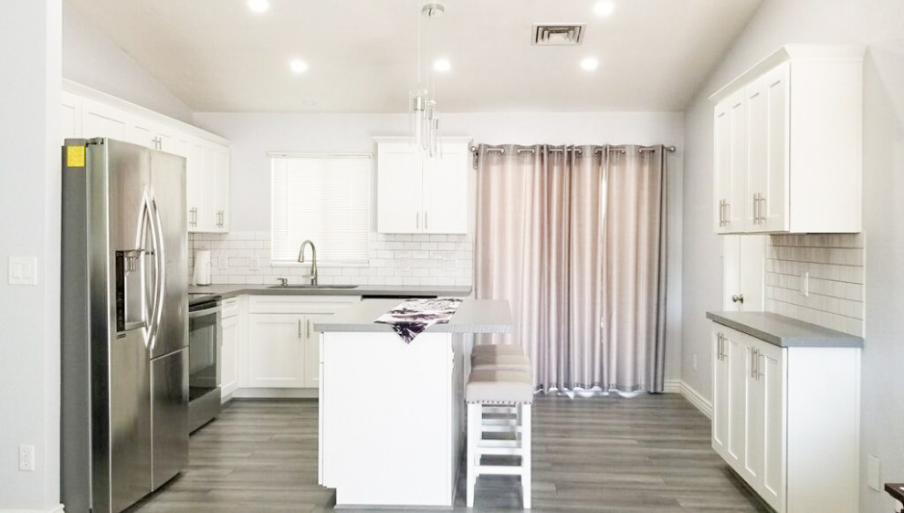 Kitchen - transitional kitchen idea in Santa Barbara