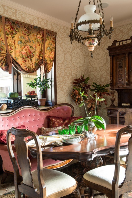 Дом с антиквариатом