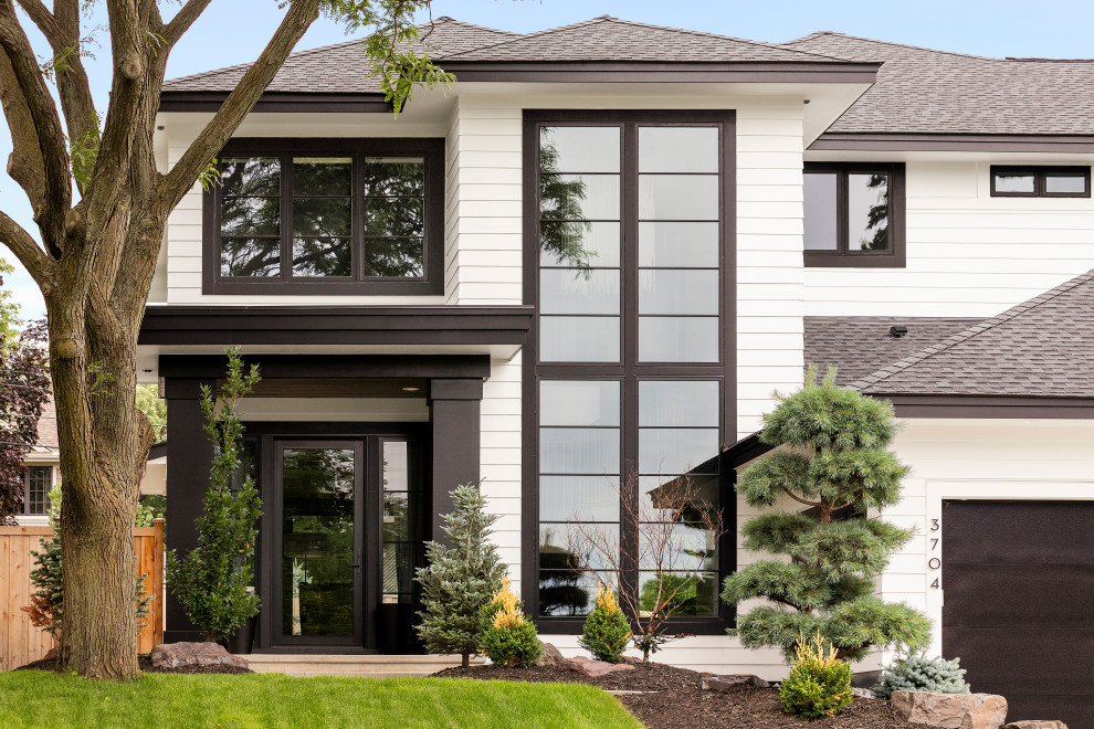 Minimalist home design photo in Minneapolis