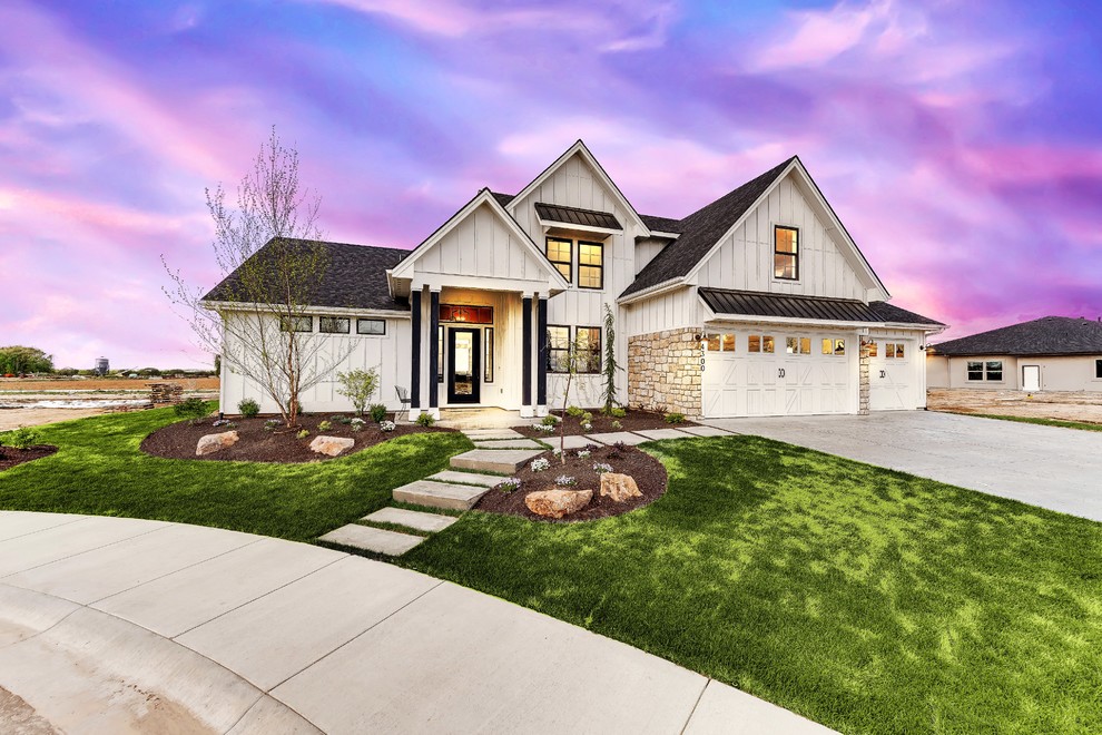 This is an example of a large country exterior in Boise.