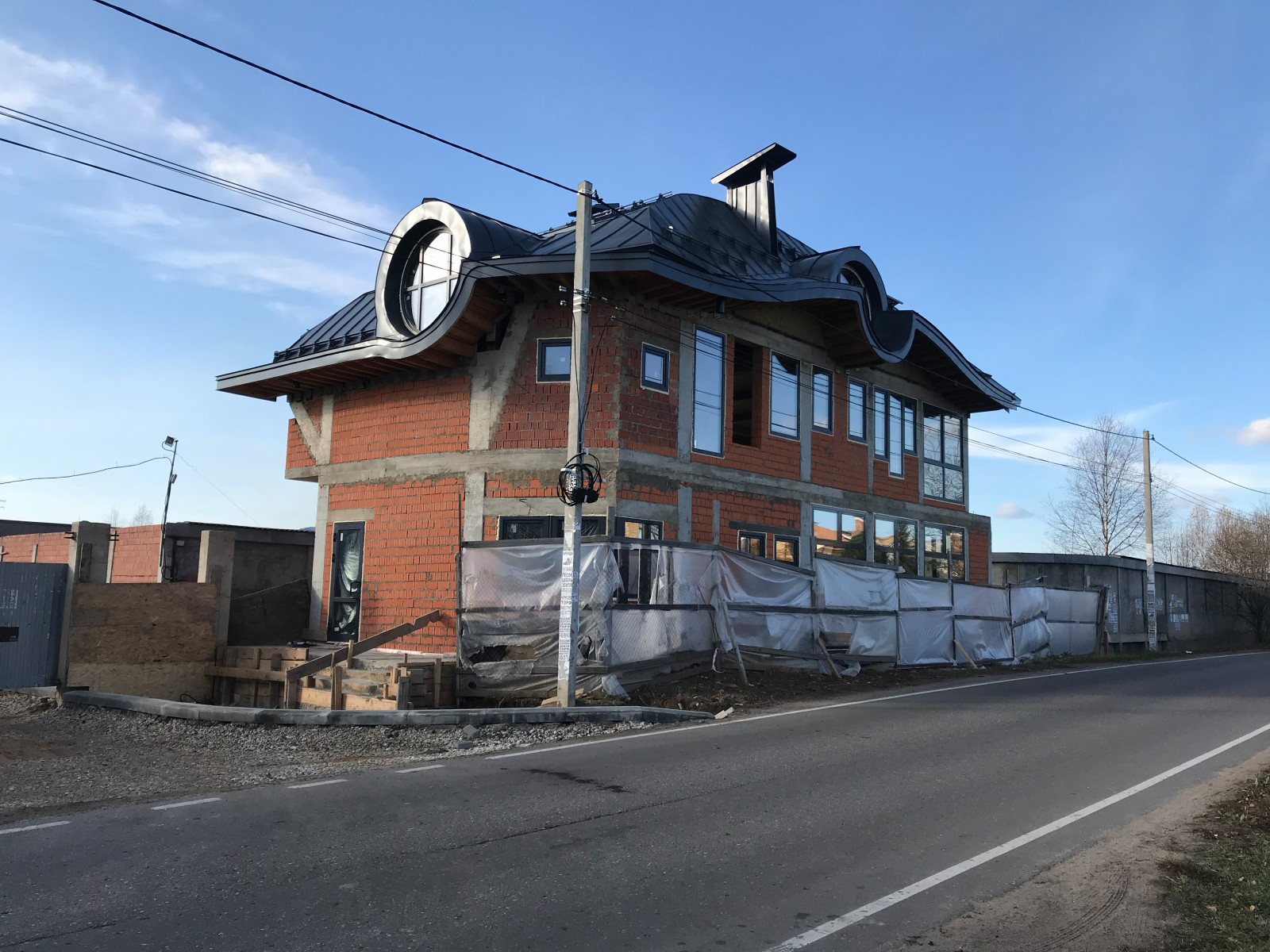 Administative building fo settlement                Администрация посёлка