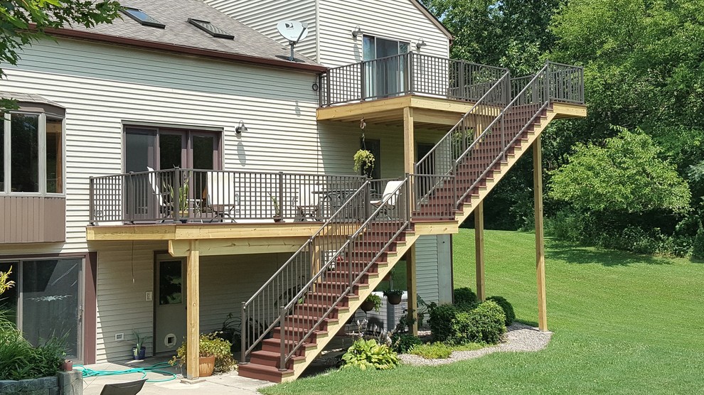 Inspiration for a large traditional backyard deck in Cedar Rapids with no cover.
