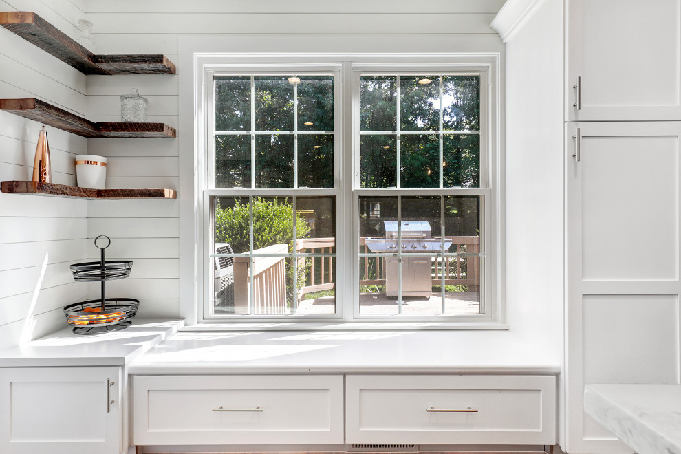 Kitchen - transitional kitchen idea in DC Metro