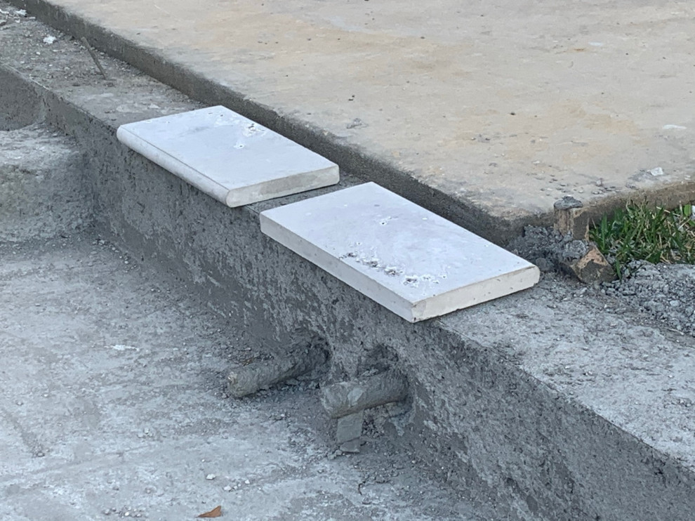 Bullnose vs Square edge coping