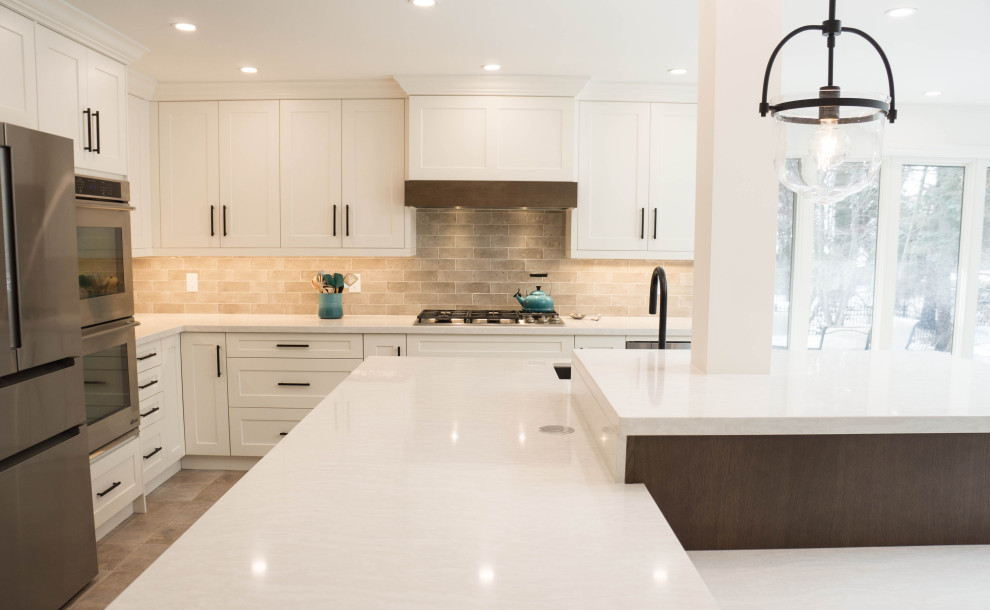 Design ideas for an expansive classic kitchen in Toronto.