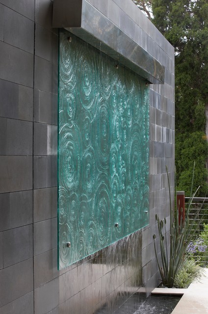 On Edge contemporary-garden