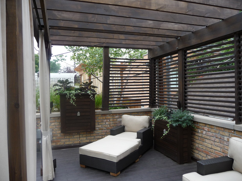 Inspiration for a transitional deck in Chicago.