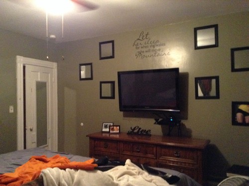 Best Color Comforter To Blend In With Olive Green Walls