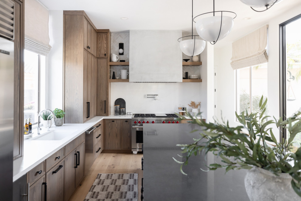 Inspiration for a modern kitchen remodel in Phoenix