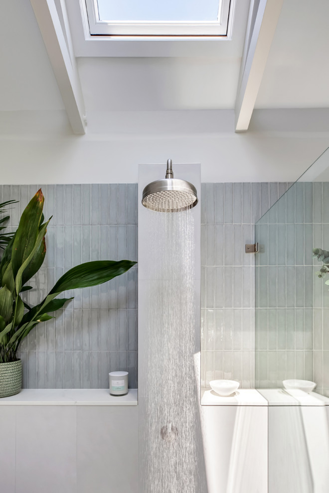 This is an example of a transitional bathroom in Sydney.