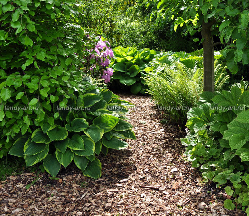 Использование сыпучих материалов в саду.