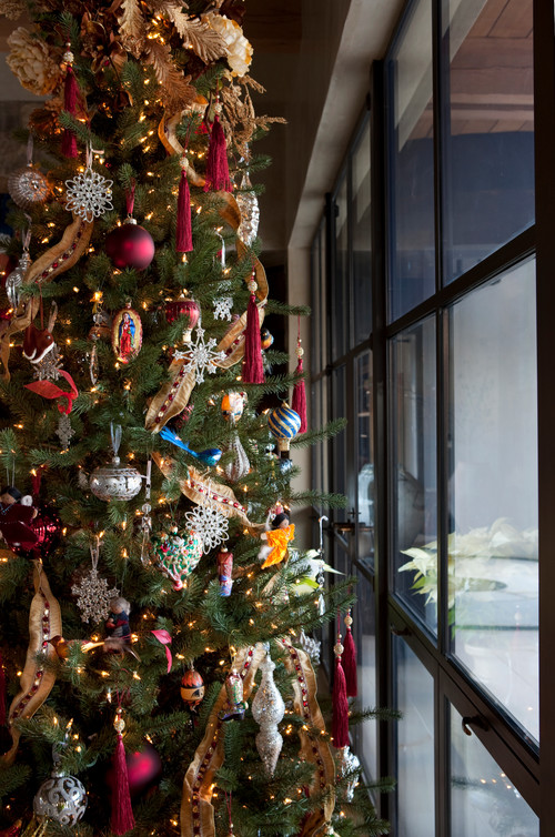 The Pros and Cons of Real and Artificial Christmas Trees