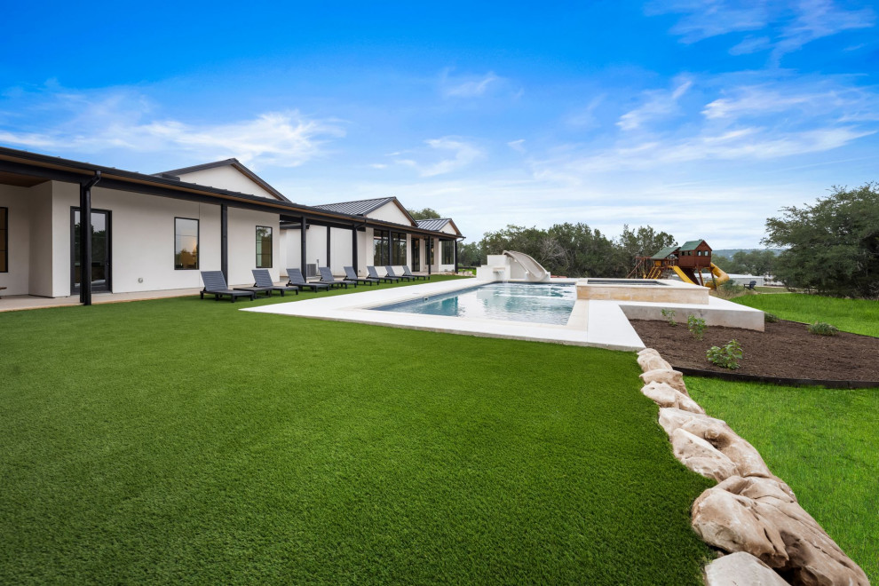 Inspiration for a transitional pool remodel in Austin