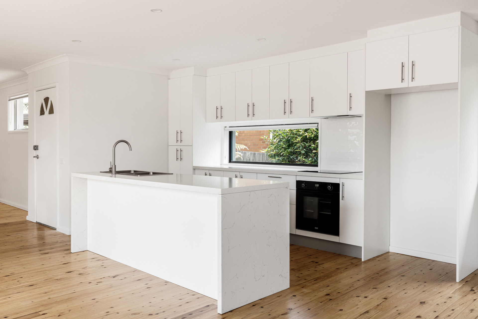 Curtin, ACT Contemporary Kitchen