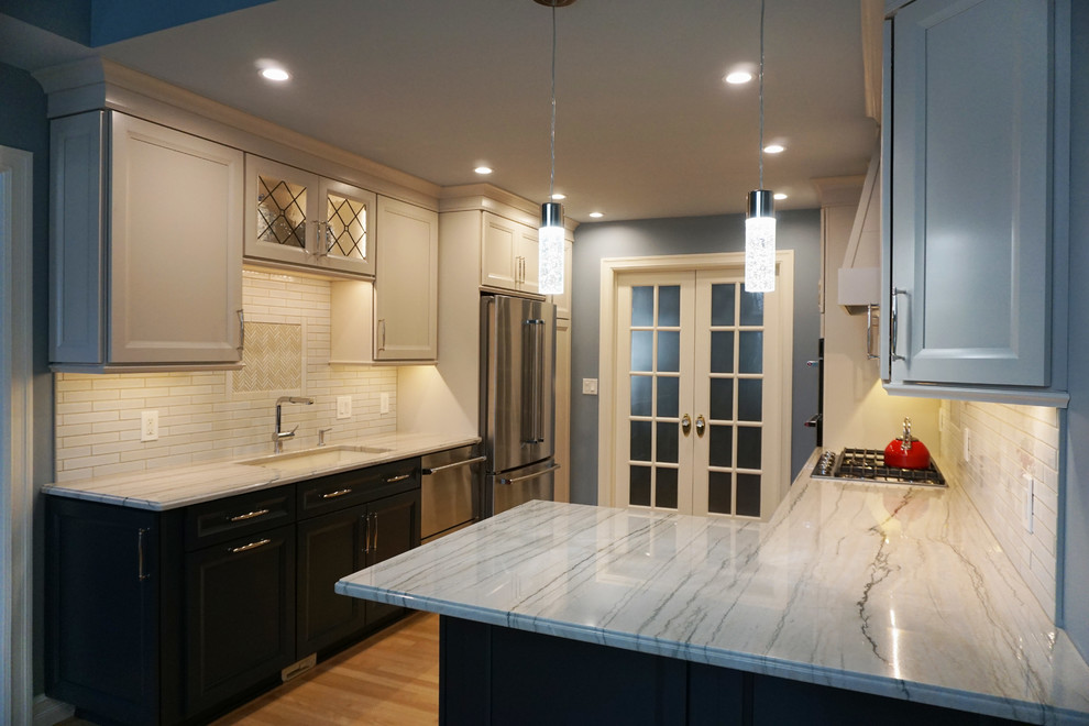 Home design - transitional home design idea in New York