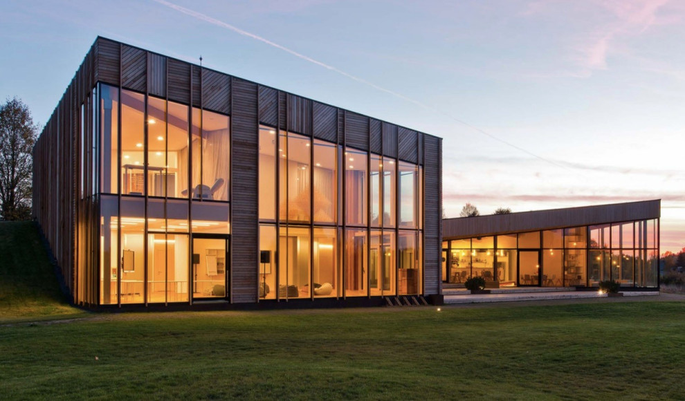 Дом с фасадным остеклением