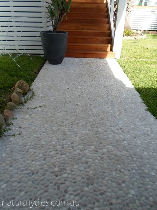 Beach style patio in Sydney.