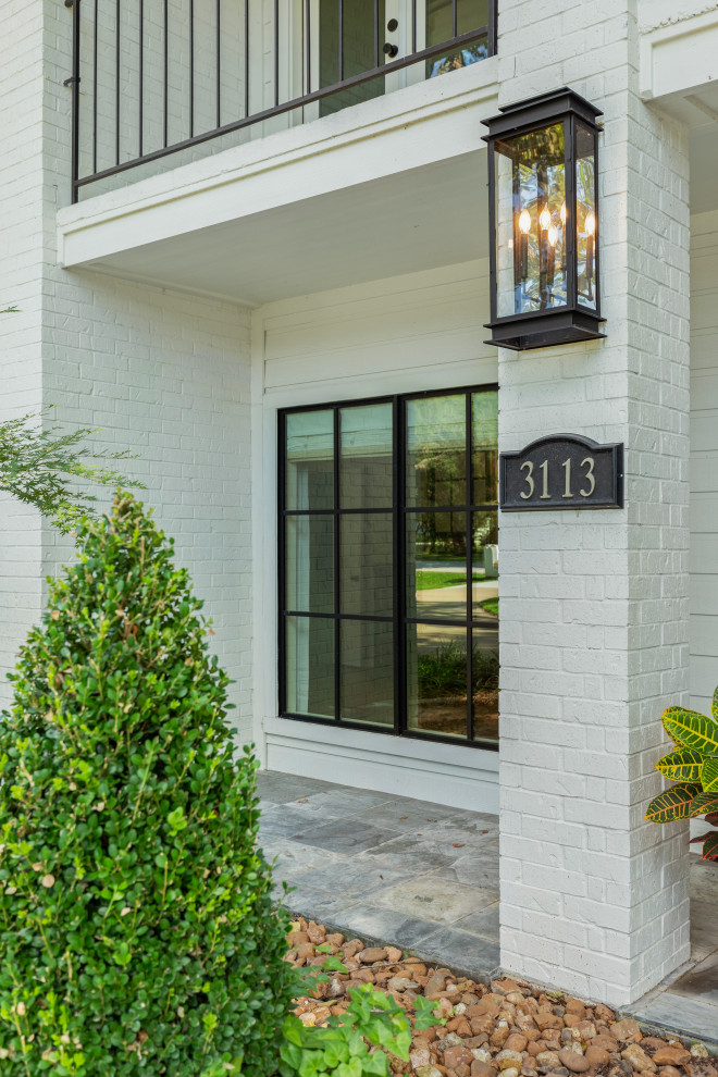 Inspiration for a transitional home design remodel in Houston