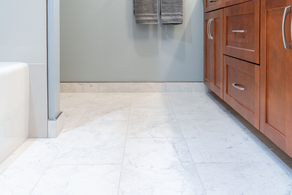 Calming Berkeley Hills Upstairs Bathroom