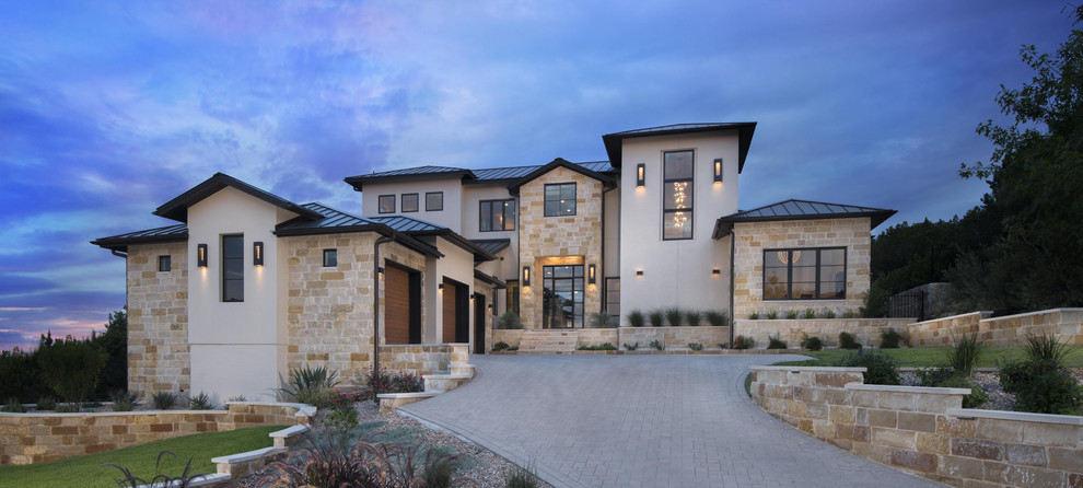 Traditional exterior home idea in Austin