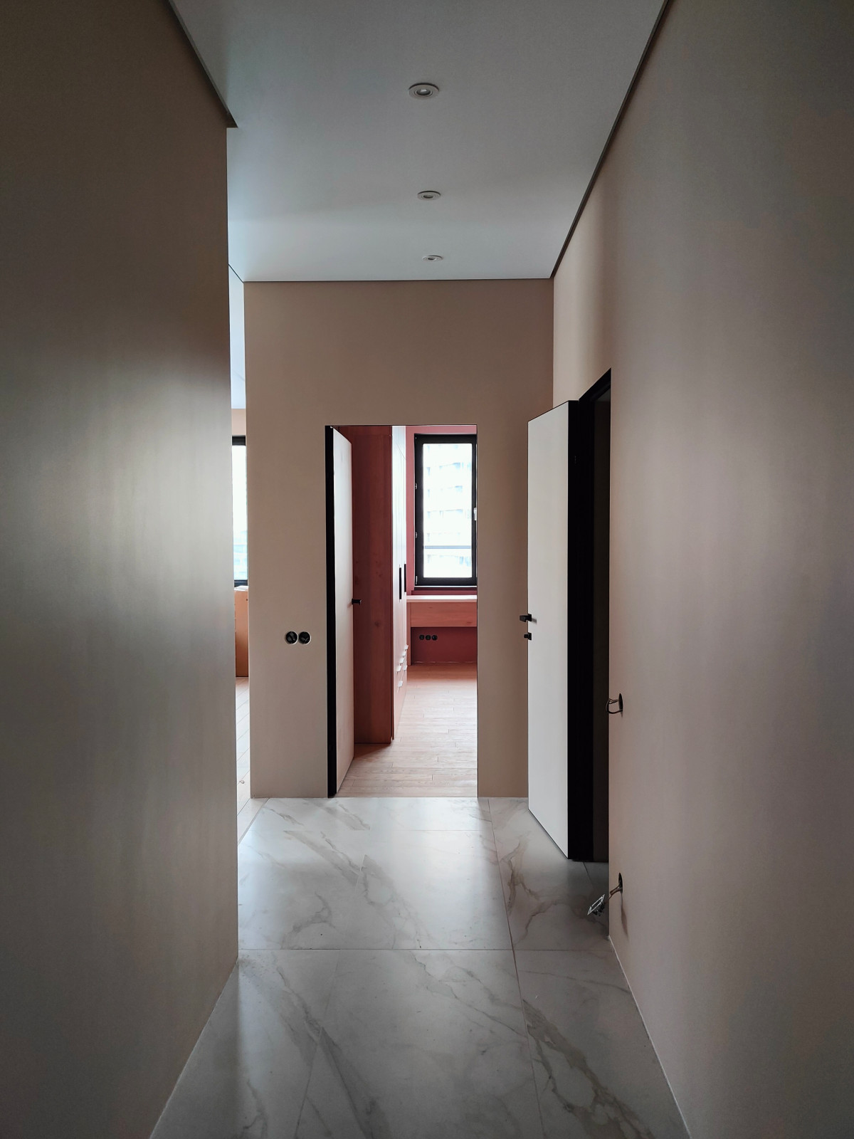 Новосибирск. ЖК Тихомиров. Эскизы + фото с реализации проекта.