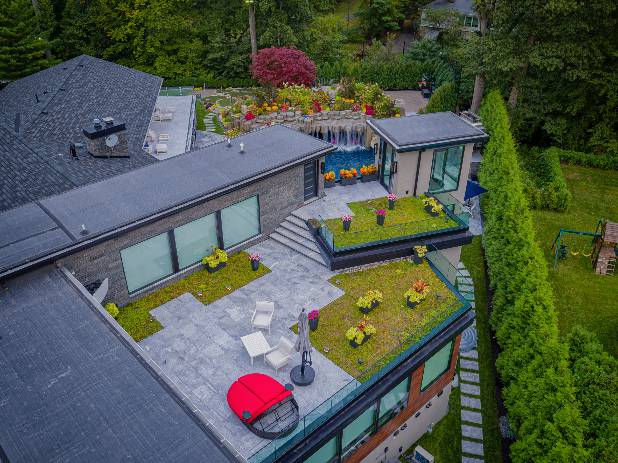 AWARD WINNING RESIDENTIAL PARADISE