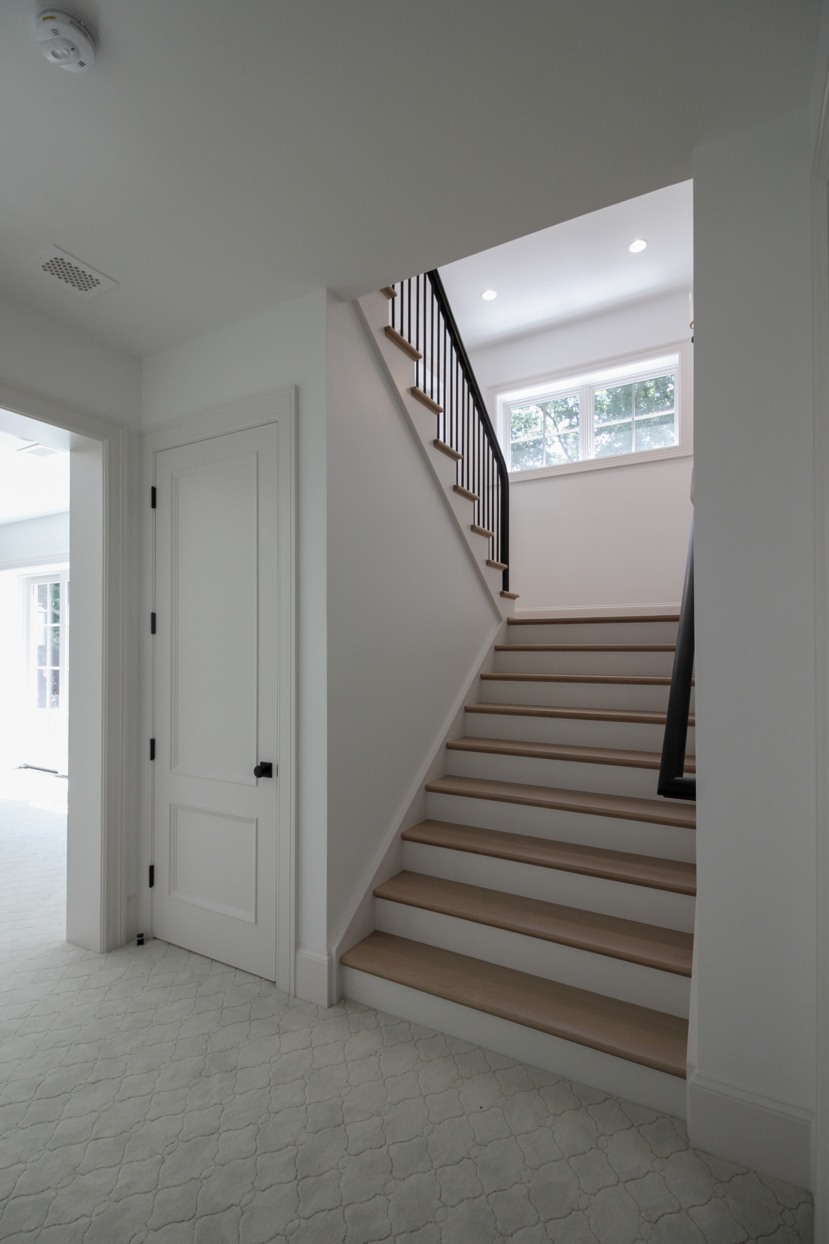 88_Clean & Modern Staircase, Arlington VA 22207