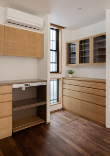 75 Wallpaper Ceiling Dining Room With Brown Walls Ideas You Ll Love February 22 Houzz