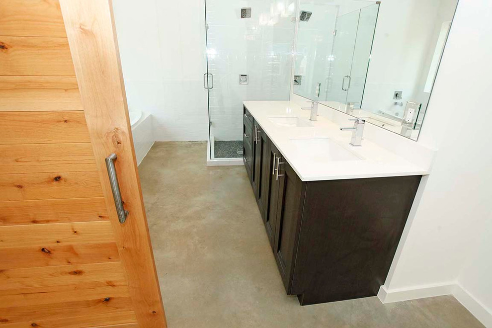 Transitional bathroom photo in Austin