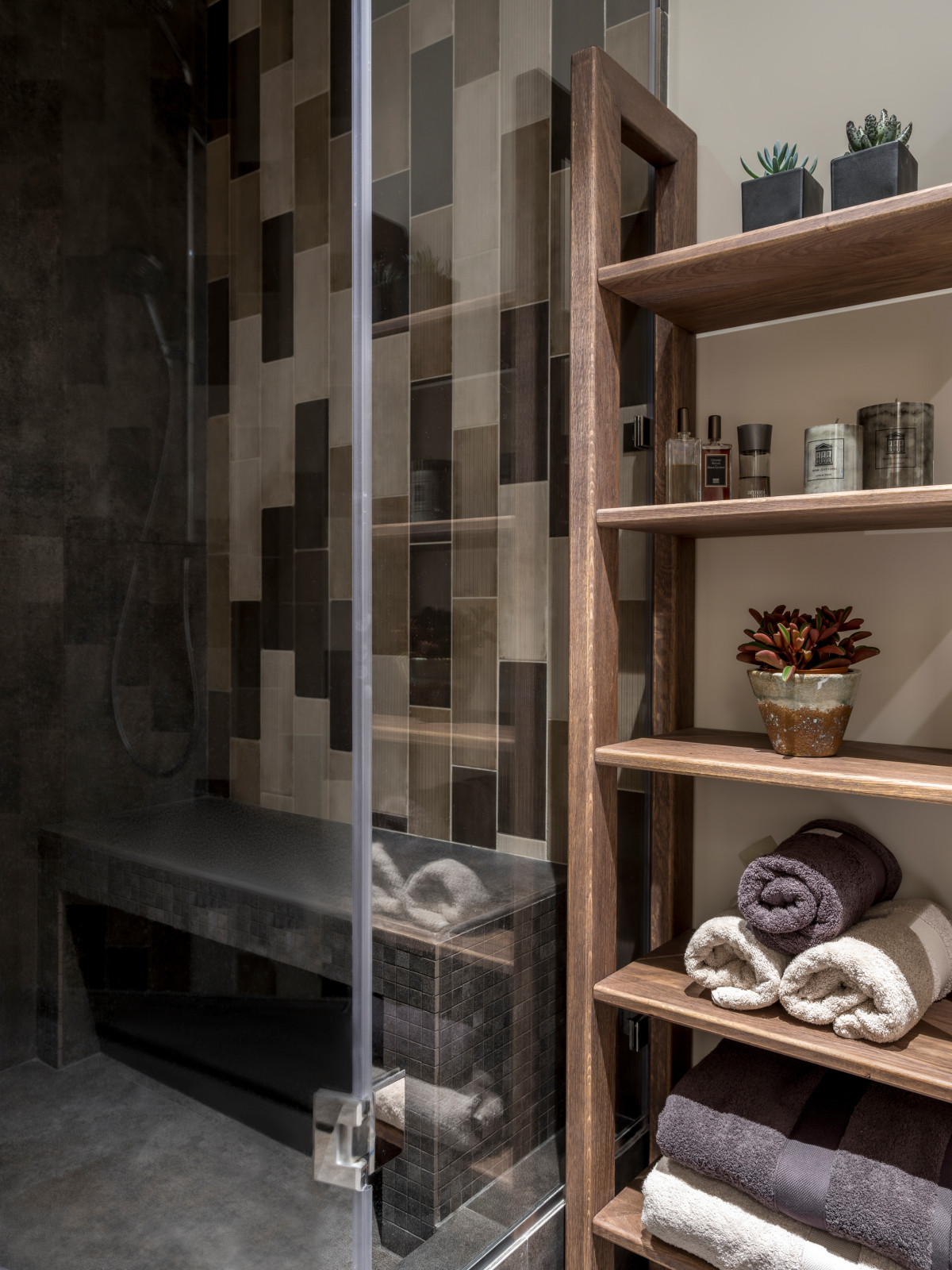 Вдали от глаз/ Out of sight