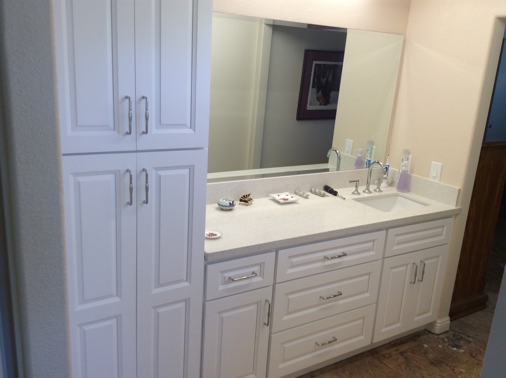 Transitional home design photo in Orange County