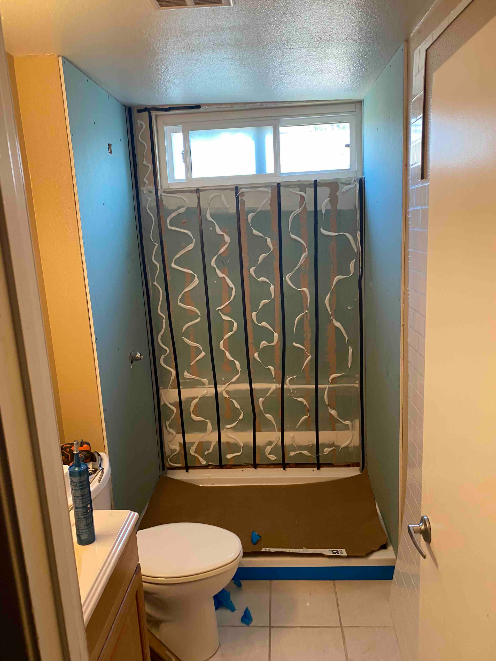 Tubs/ Showers