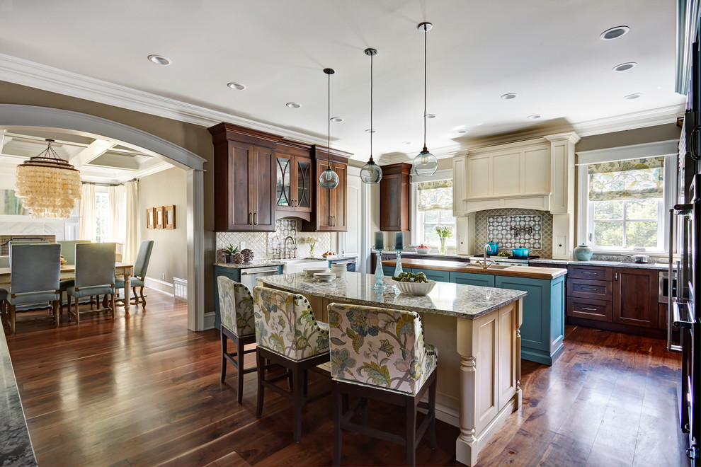 This is an example of a traditional kitchen in Huntington.