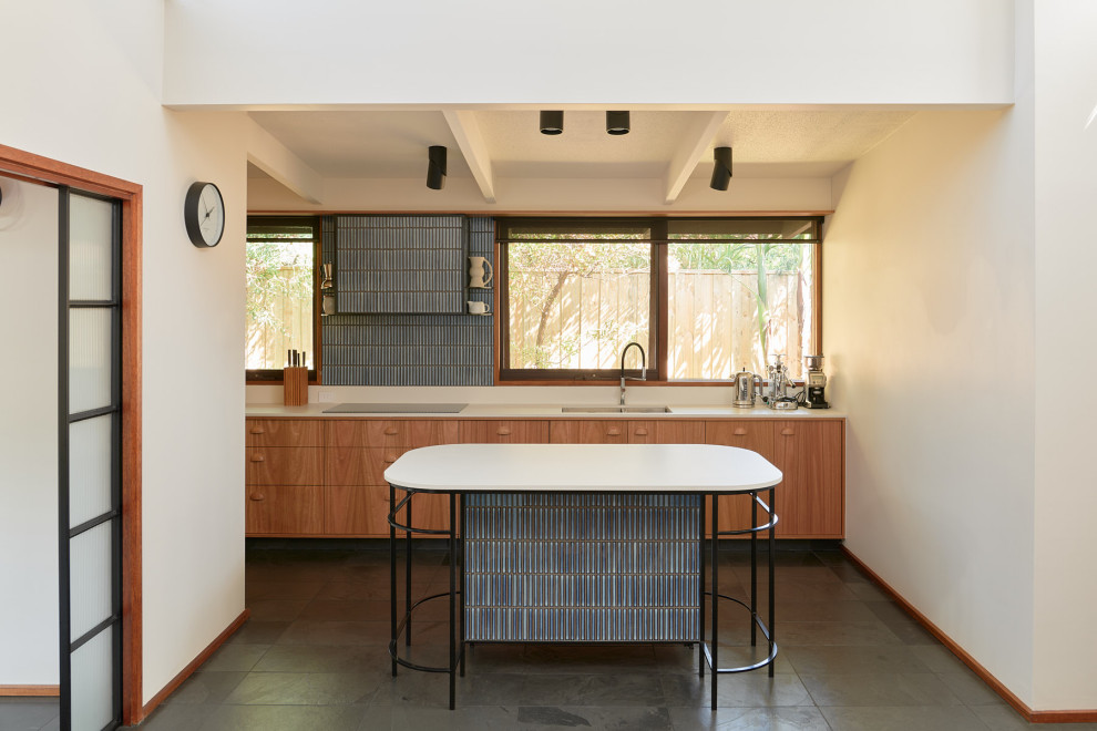 Inspiration for a midcentury kitchen in Melbourne.