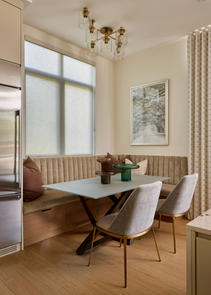 Example of an eclectic kitchen design in Ottawa