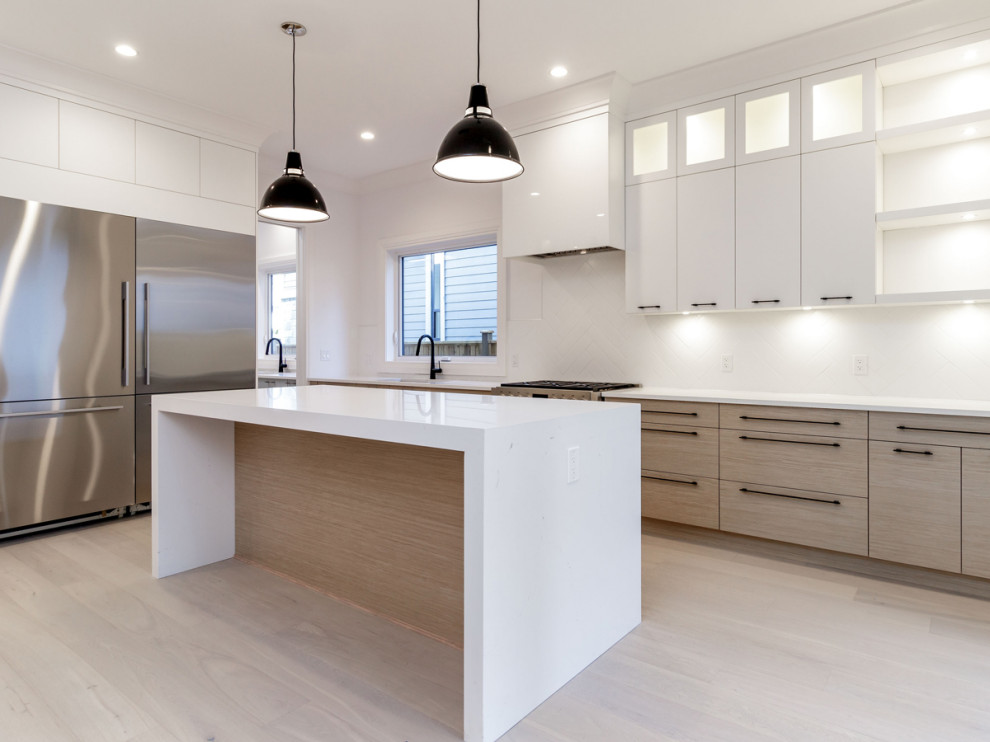 Inspiration for a transitional kitchen remodel in Vancouver