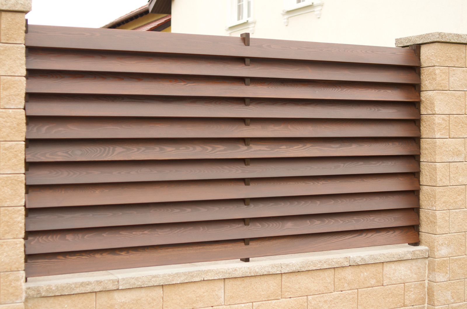 Горизонтальный деревянный забор "Baden-Baden"