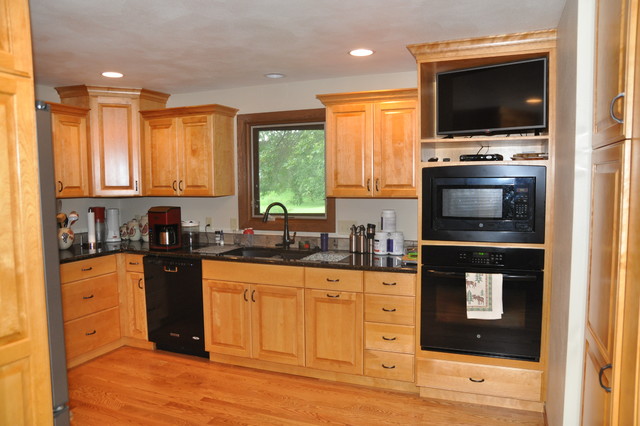 Kitchen Renovation classico-cucina