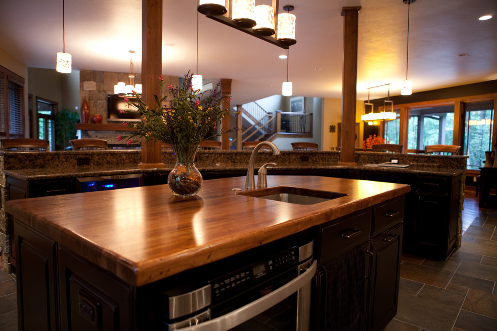 Kitchen - rustic kitchen idea
