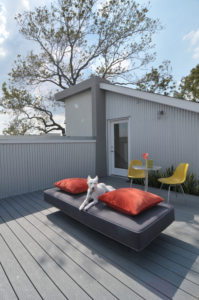 Photo of a contemporary rooftop and rooftop deck in Houston with no cover.