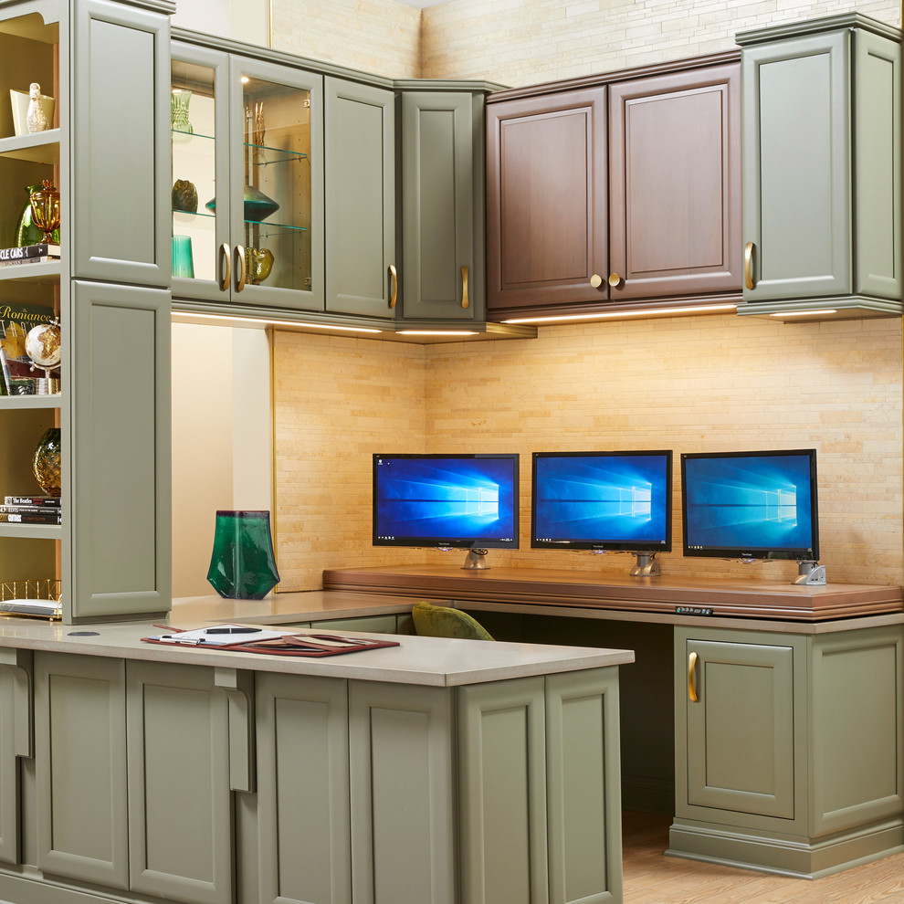 Wellborn Estate Series Transitional Home Office