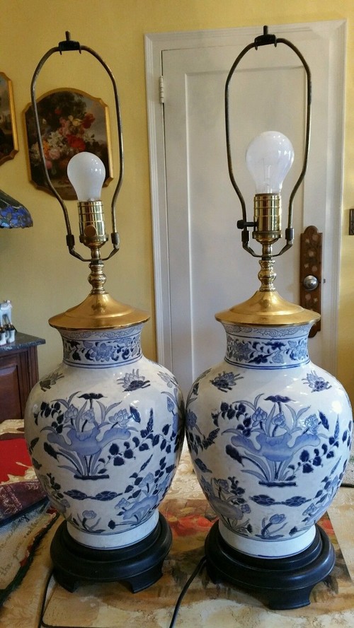 Lamp S Satisfied Via And Craigslist I M In Love A Friend In Boston Who Has Gorgeous Antiques And Studies Them Well Said That The Design On Is Fungus Sacred Lingzhi Immortality